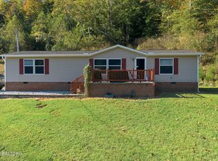 3840 War Creek Rd, Thorn Hill, TN 37881