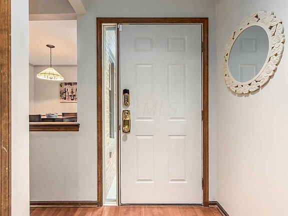 4th image of 6675 Willow Grove Ln