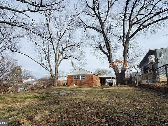 5th image of 2715 James Dr