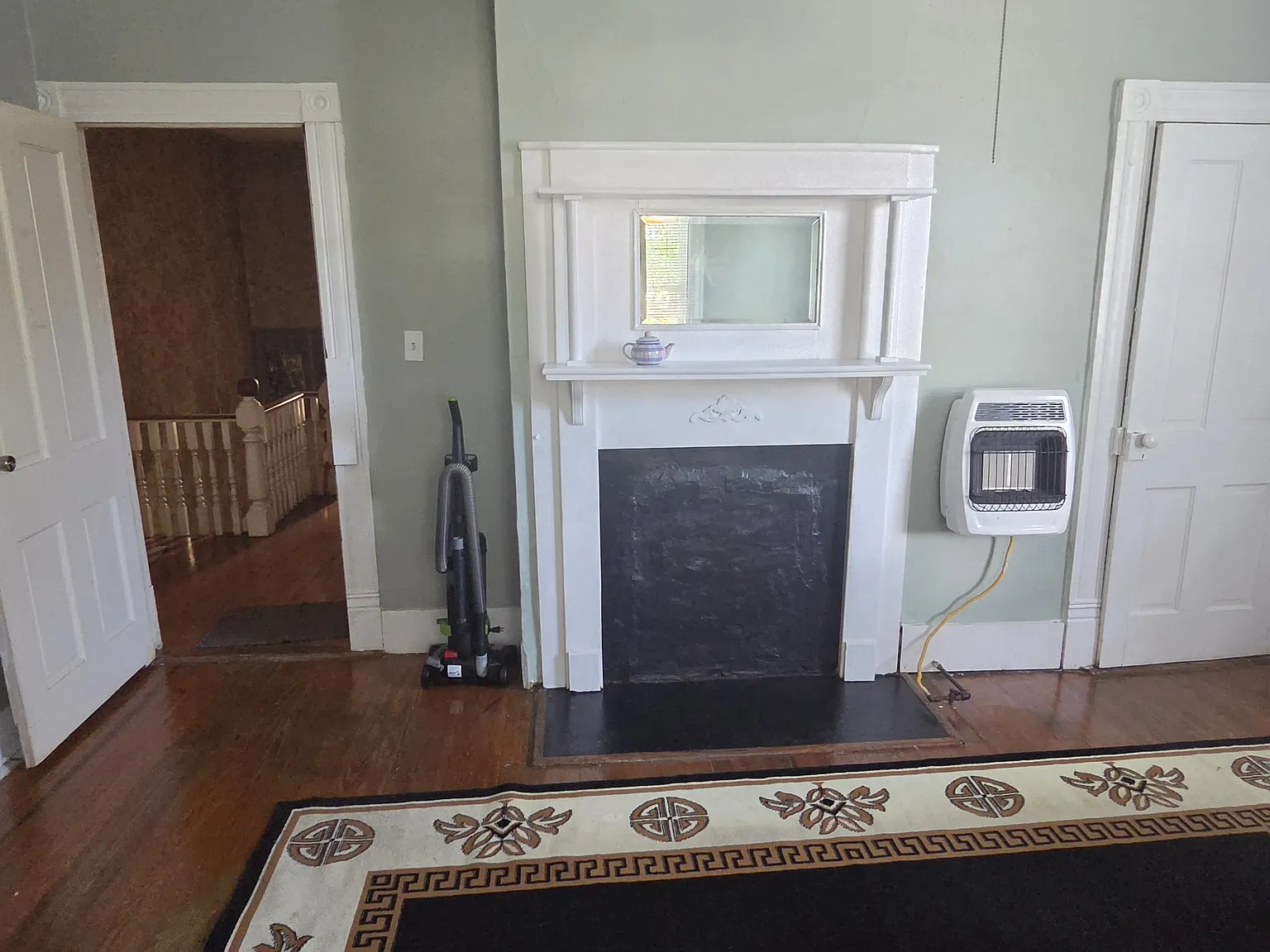 7 bed, 2389 sqft, $900 — Photo 3