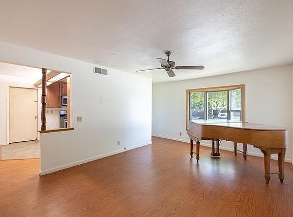 5th image of 304 James Dr