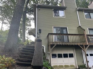 40 Foxon Hill Rd UNIT J36, New Haven, CT 06513