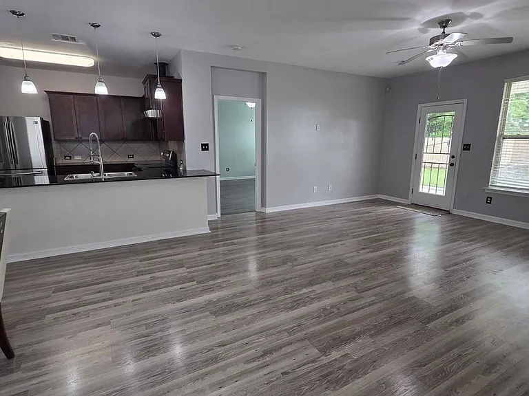 583 Fall River Dr — Photo 8