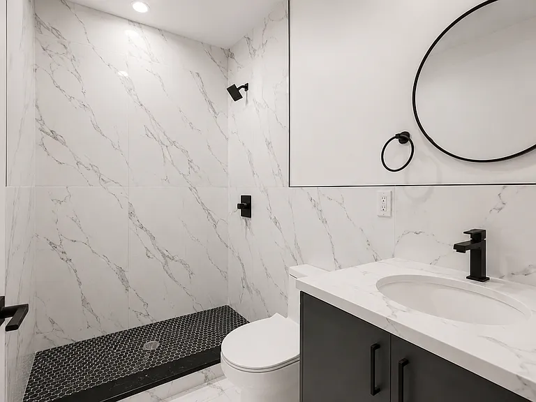 1012 Halsey St #3 — Photo 8