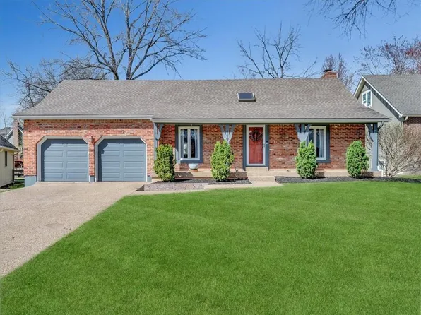 11720 W 102nd Ter, Overland Park, KS 66214