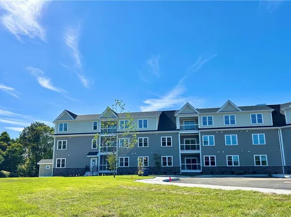 9 Joseph N Zenga Jr Blvd #101, East Greenwich, RI 02818