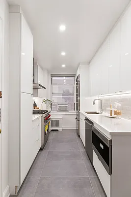 Sold by Nest Seekers International | media 9