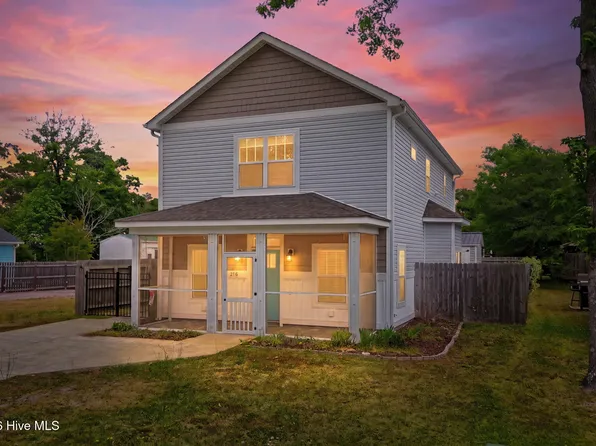 218 NE 76th Street, Oak Island, NC 28465