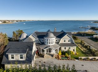 17 Ludlow Ln, Hampton Bays, NY 11946
