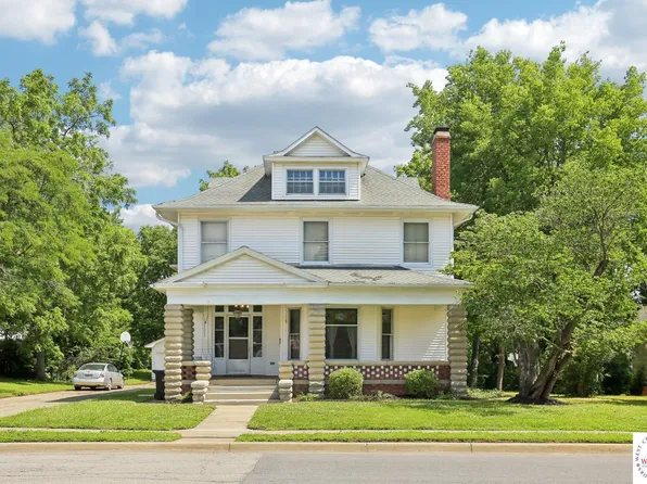 309 E Gay St, Warrensburg, MO 64093