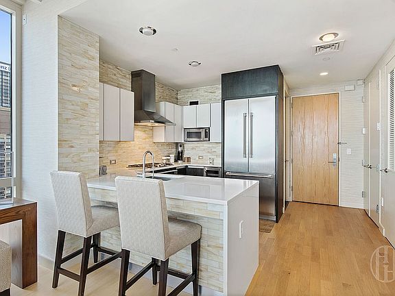3rd image of 247 W 46th St APT 3801
