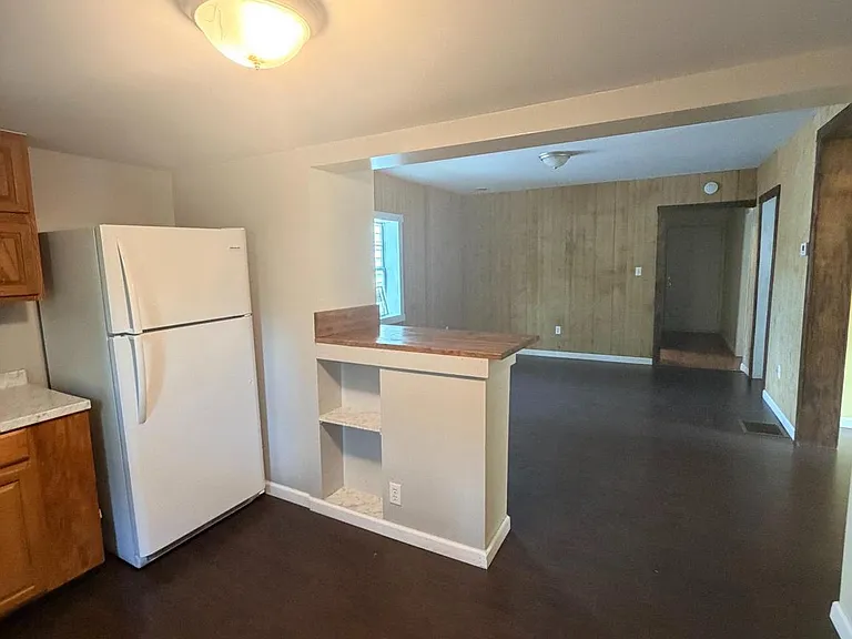125 E Main St — Photo 30