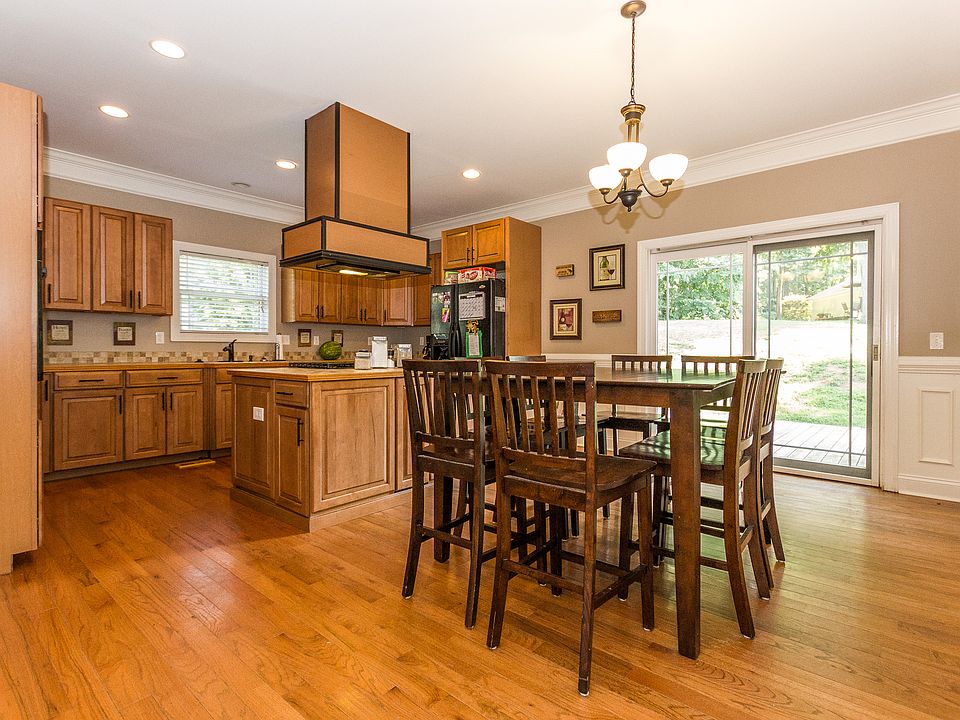 1st image of 102 Water Oak Ct