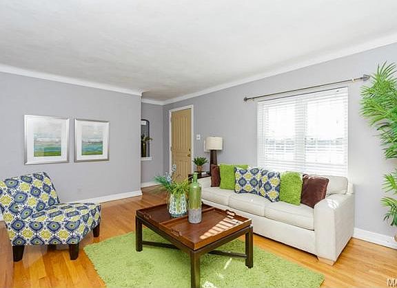 5th image of 5055 Fairview Ave