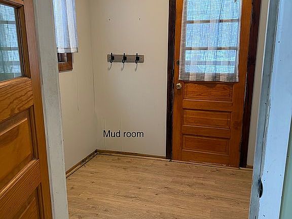 5th image of 111 Tuttle St