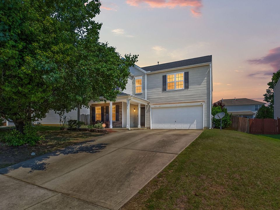 1st image of 1012 Breeze Ln