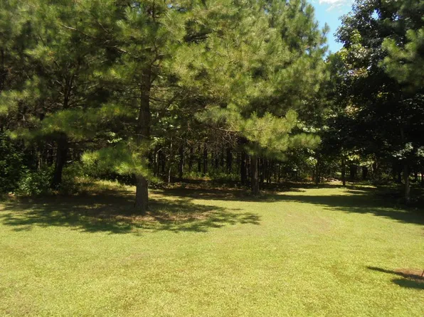 835 Jackson Dr, Paris, TN 38242