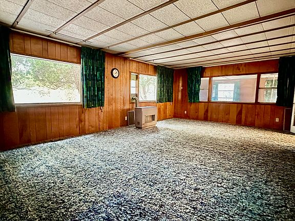 3rd image of 23707-15 Mile Rd