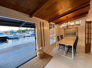 1409 NE Boat St APT 1, Seattle, WA 98105