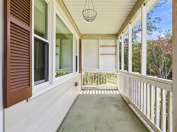 4th image of 237 Margaret St