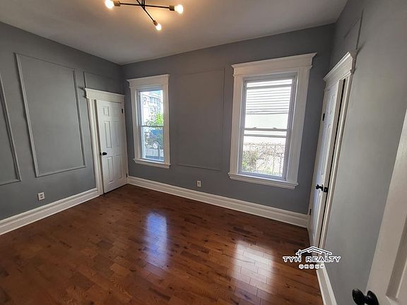 4th image of 446 Irvine Turner Blvd #1