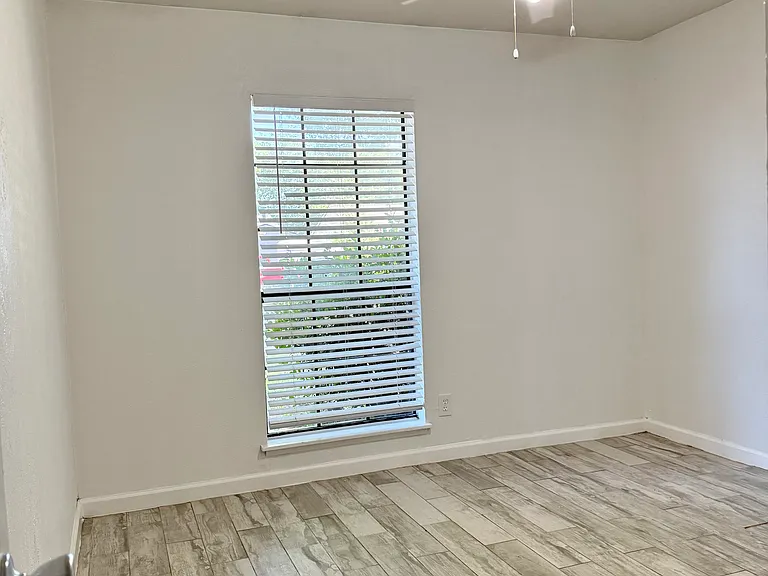 545 Oldbridge Dr — Photo 15