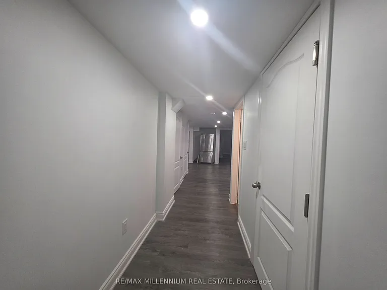42 Cranbrook Cres #BASEMENT — Photo 17