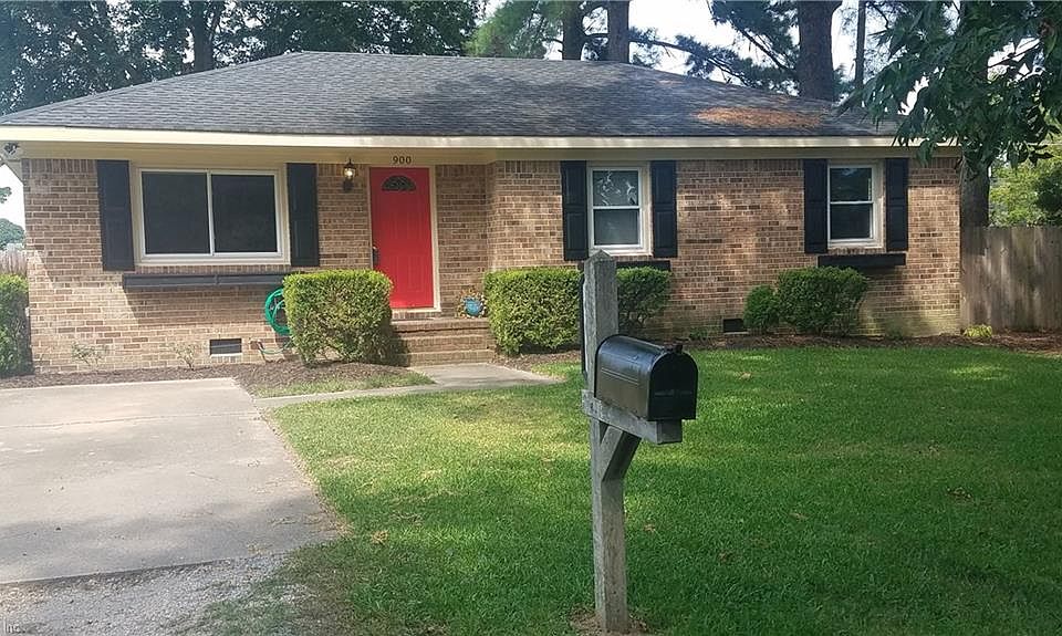 1st image of 900 Bailey Pl
