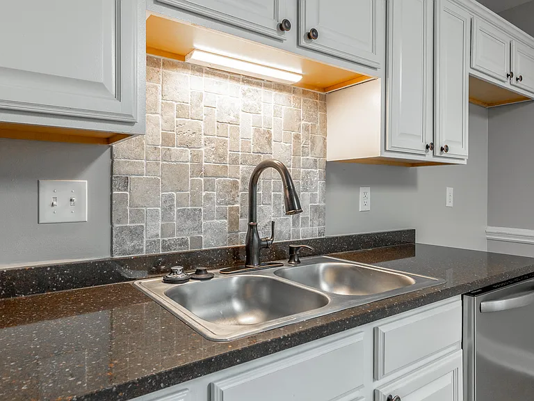 1109 Maple Tree Ln #1109 — Photo 13