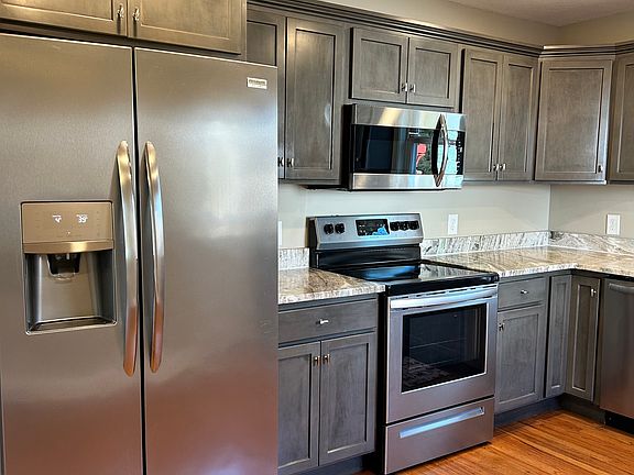 3rd image of 136 Wilkshire Pl