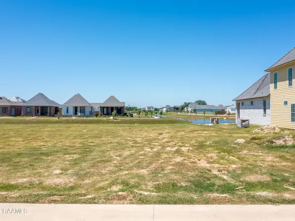 411 E Villager Ave, Scott, LA 70583
