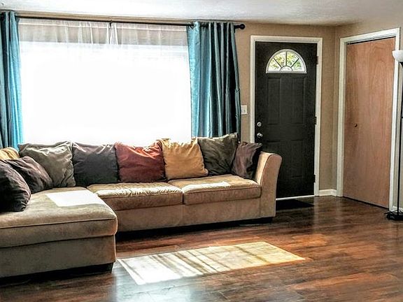 4th image of 1835 Sunview Dr