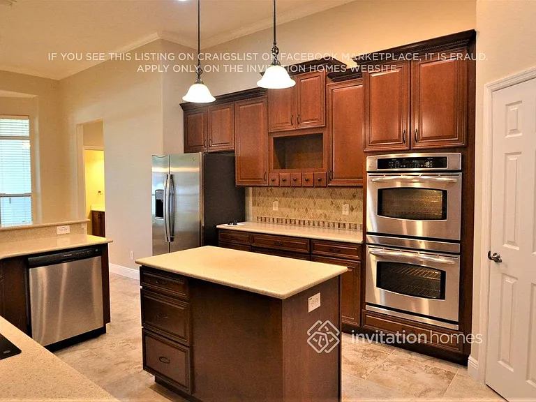 1390 Stellar Dr — Photo 5
