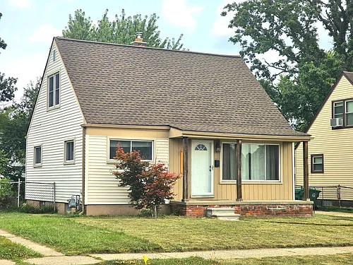 28522 Cambridge St Photo 1