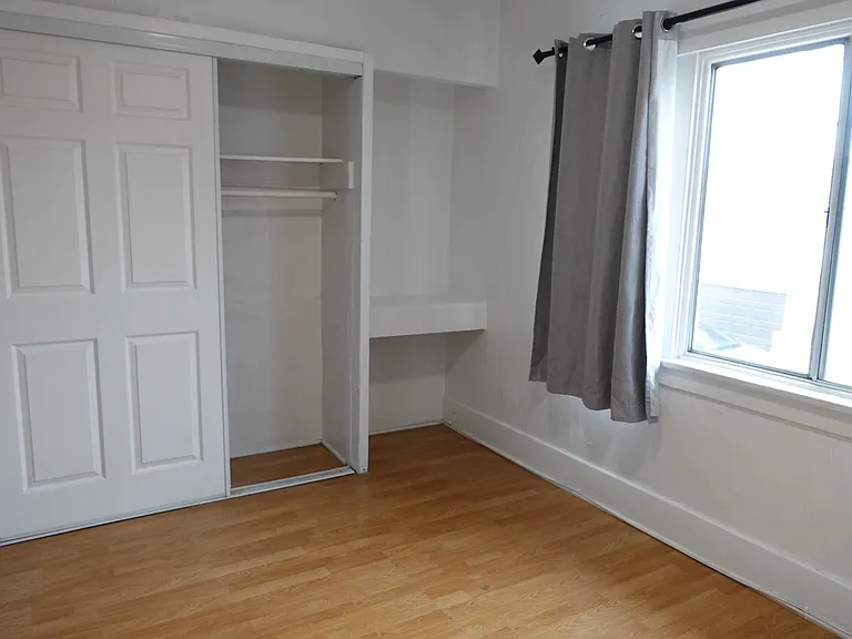 2048 E 3rd St #2048 — Photo 33
