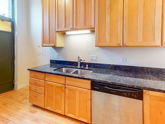 3rd image of 1434 N Bosworth Ave APT 3R