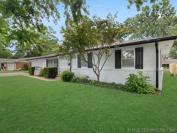 4th image of 340 SE 15th St