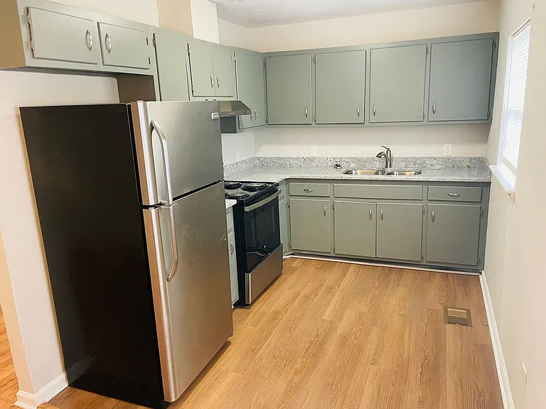 1100 Joe Louis St — Photo 17