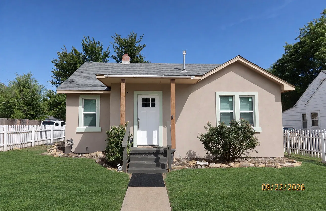 3 bed, 1029 sqft, $1,600 — Photo 1