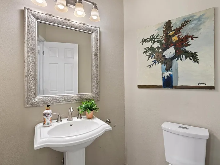 386 Union Ave — Photo 13
