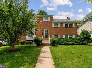 9906 Belhaven Rd, Bethesda, MD 20817