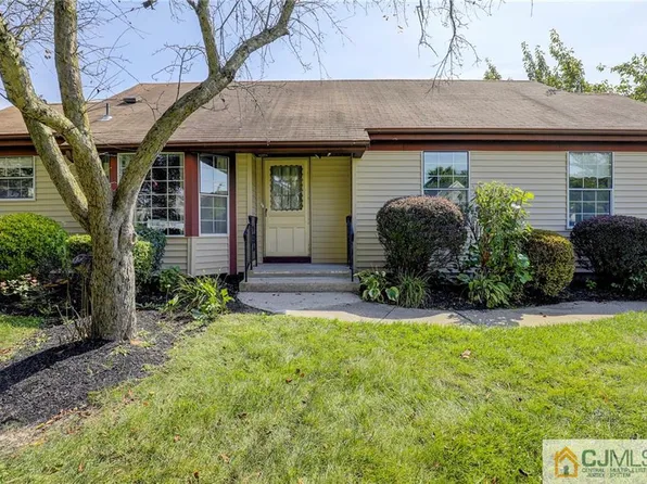 4 Andrew Jackson Ct #D, Monroe Township, NJ 08831