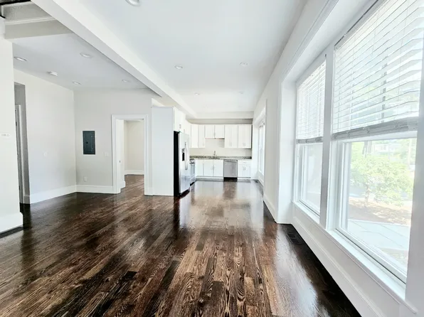 2044 Beacon St #9, Waban, MA 02468