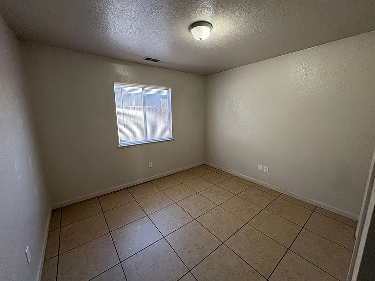 869 Belmont St — Photo 17