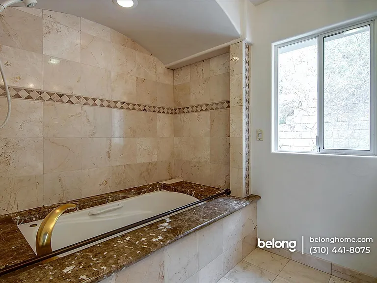 8527 Wonderland Ave — Photo 39