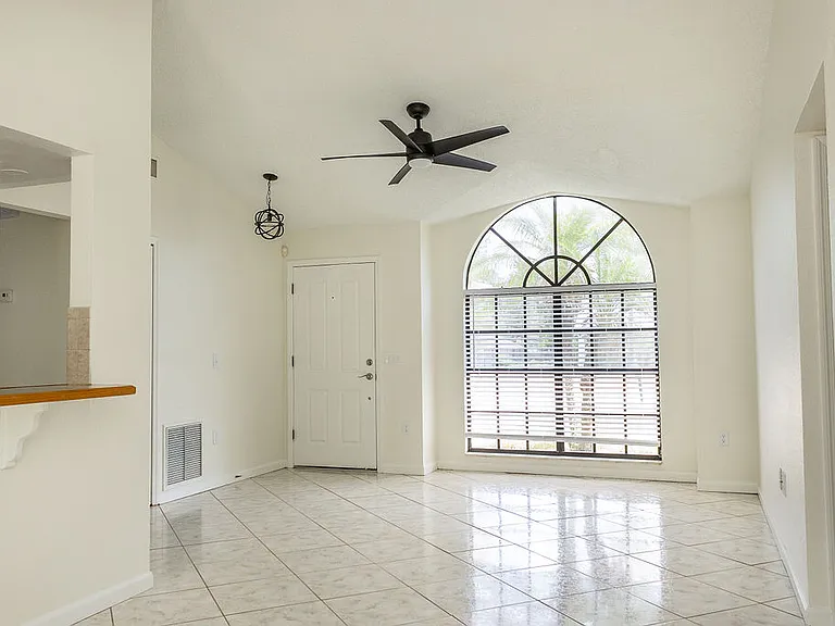 2254 Matthew Cir — Photo 3