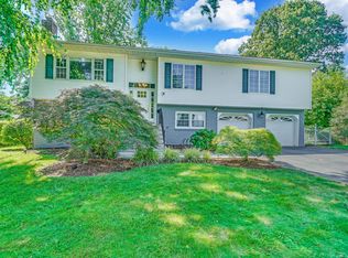 9 Jason Dr, Spring Lake, NJ 07762