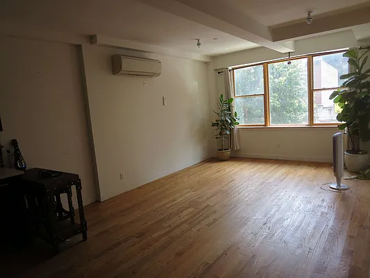 Rented by Eliaman Group, LLC | media 4