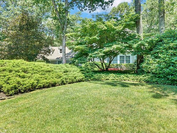4th image of 704 Woodchuck Ln