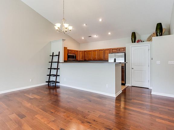 5th image of 8100 Gatekeeper Way